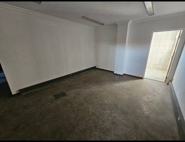M² BUILDING FOR SALE IN VAALPARK